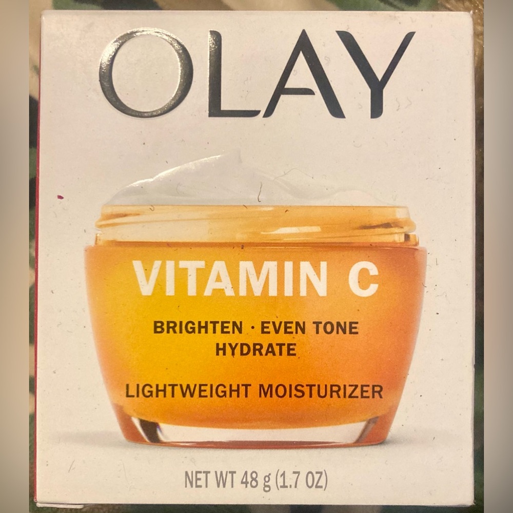 OLAY Vitamin C Face Moisturizer- 1.7 Oz *NEW*